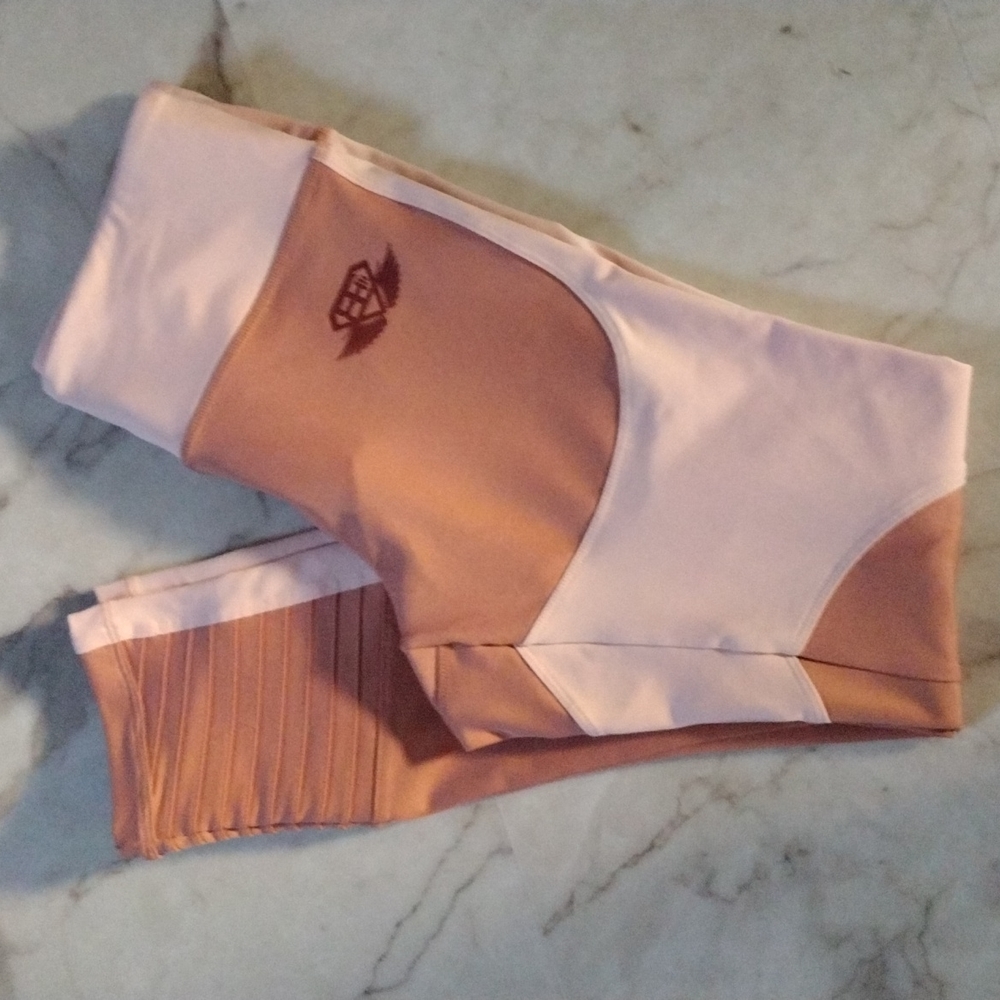 Engineered Life leggings.